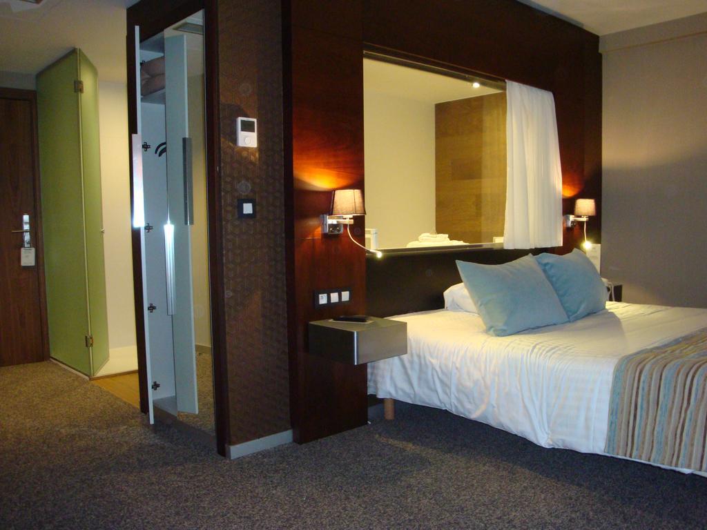 Alysson Hotel Oloron-Sainte-Marie Εξωτερικό φωτογραφία