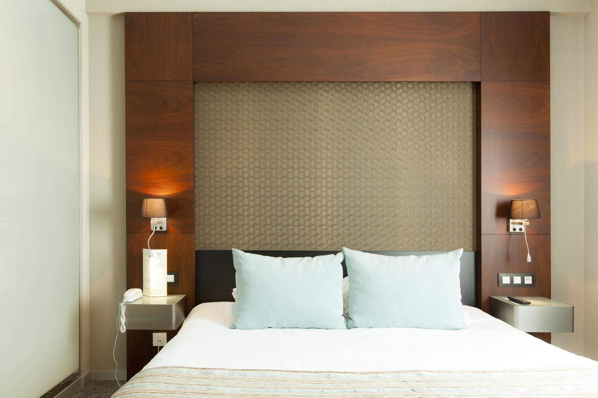 Alysson Hotel Oloron-Sainte-Marie Εξωτερικό φωτογραφία