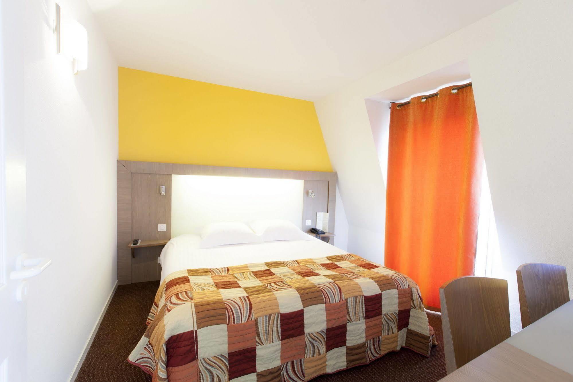 Alysson Hotel Oloron-Sainte-Marie Εξωτερικό φωτογραφία