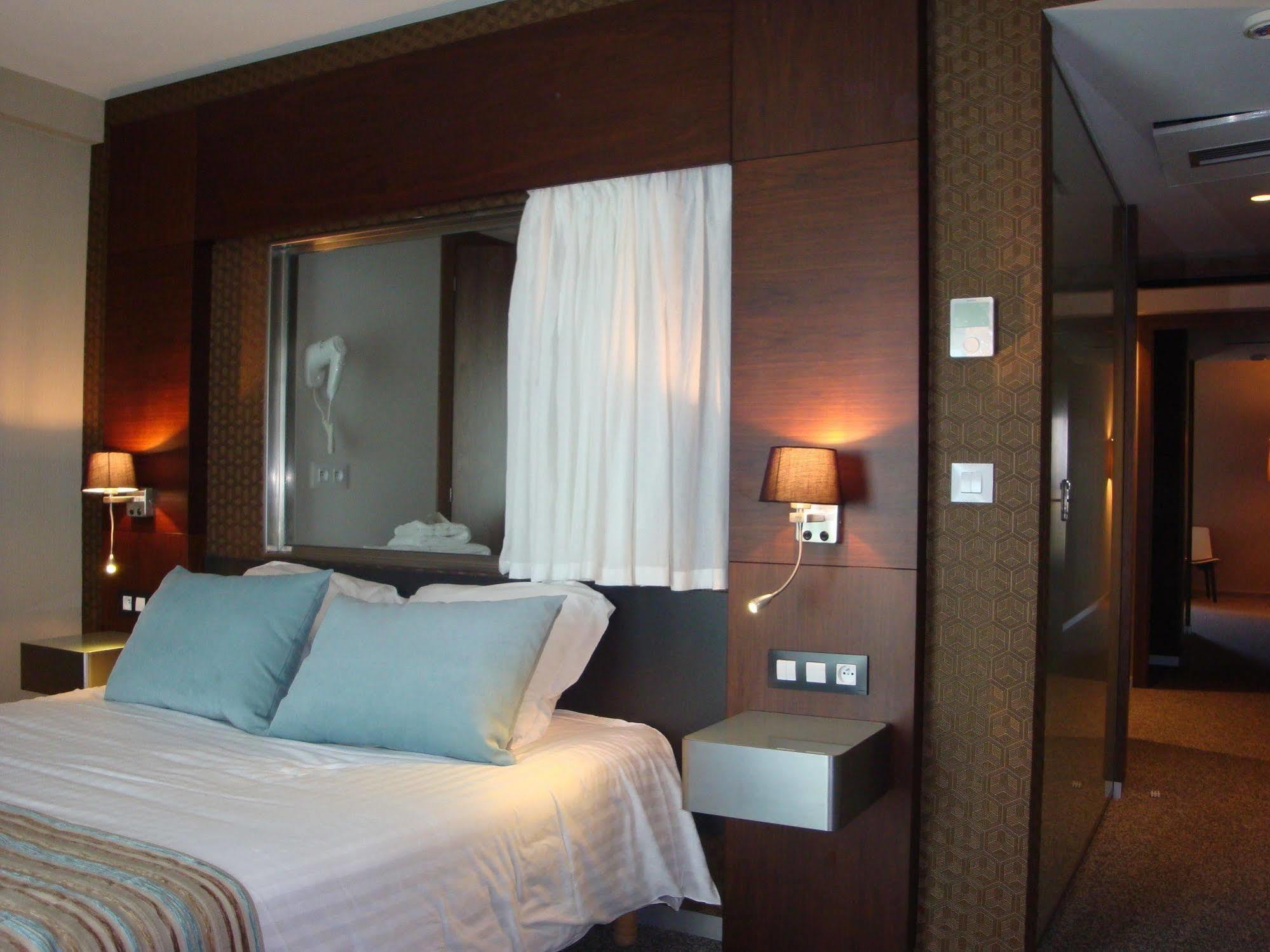 Alysson Hotel Oloron-Sainte-Marie Εξωτερικό φωτογραφία