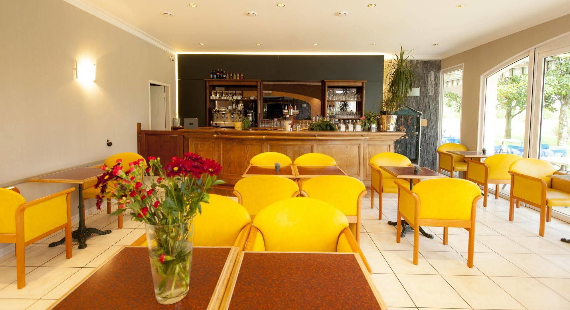 Alysson Hotel Oloron-Sainte-Marie Εξωτερικό φωτογραφία